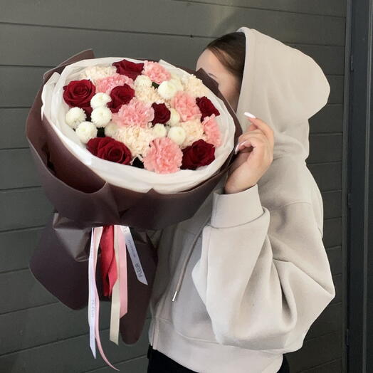 Букет в бордовой гамме