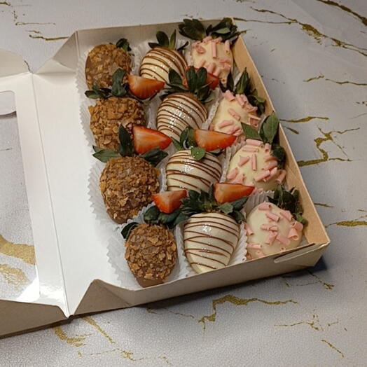 Клубника в шоколаде "12🍓"
