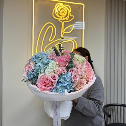 Гармония микс с гортензиями