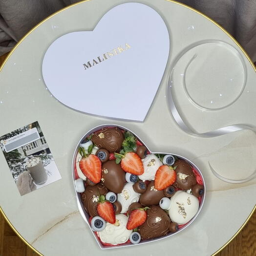 Клубника в шоколаде Callebaut коробка сердце