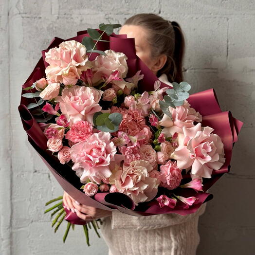 Ramo de autor "Cherry clafuti" con rosas francesas y alstroemeria, R-R L