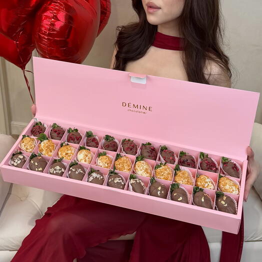 Wow-box из клубники в шоколаде