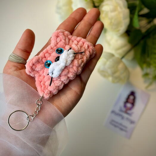 Брелок котик-пельмень розовый. Милый обвес на рюкзак или сумку