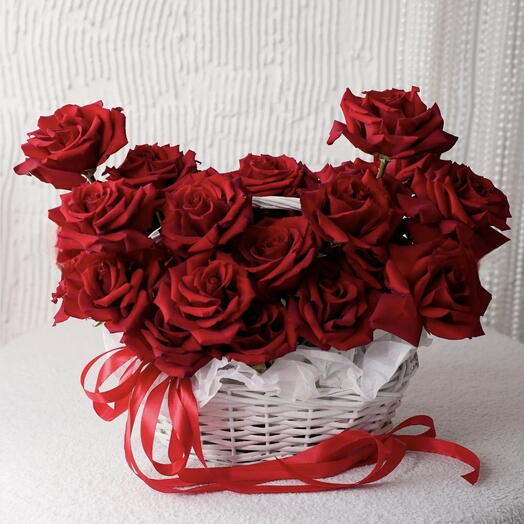 Корзина с французкими розами 🌹