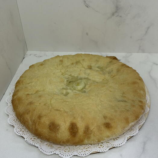 Осетинский пирог «Кадындзджын» с сыром и луком