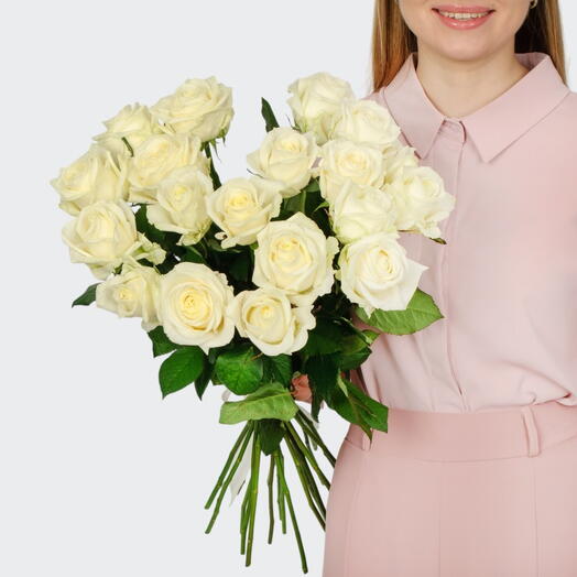 Букет 19 роз Аваланш 60 см