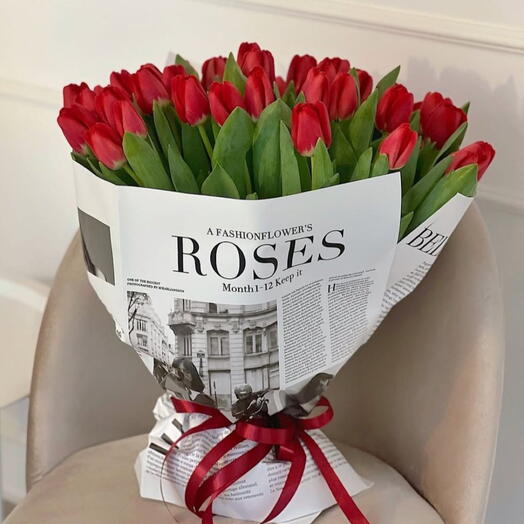 Тюльпаны красные