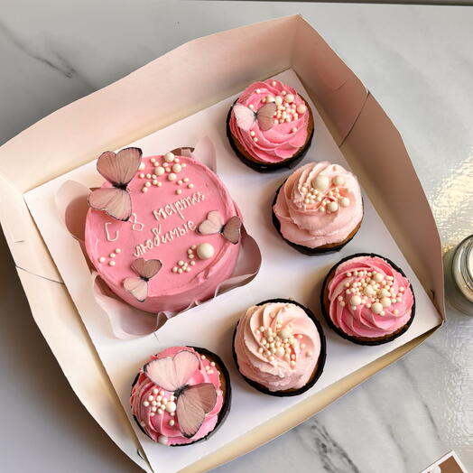 Чудесный набор из бенто и 5 капкейков на 8 марта  любимым женщинам