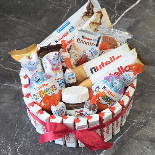Подарок для детей. Торт из киндер шоколад 🍫