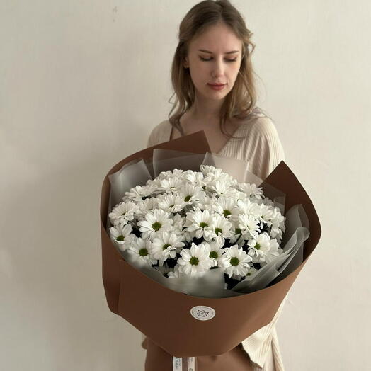 Букет из 9 белых хризантем