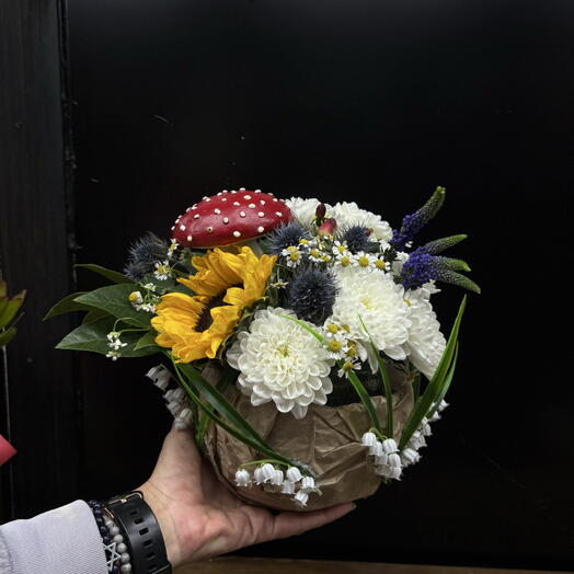 Весенняя композиция с грибочком