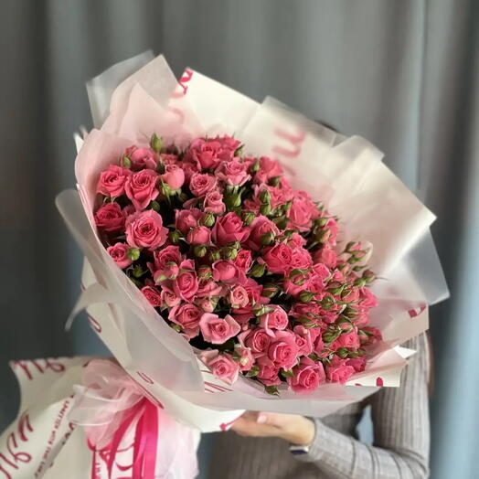 Букет из кустовых роз