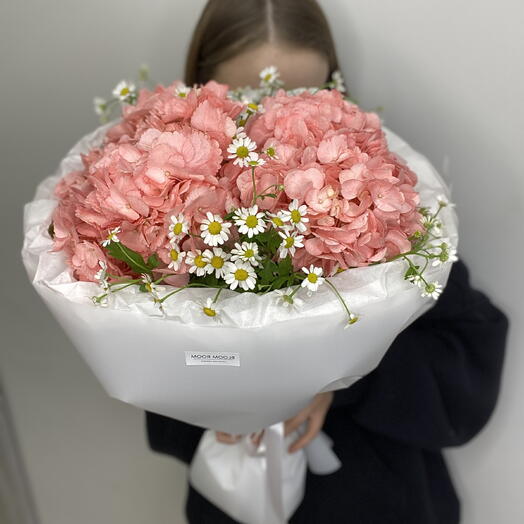 Пышный букет из гортензии и ромашки 😍☺️ Bloom room: большой выбор букетов в профиле магазина