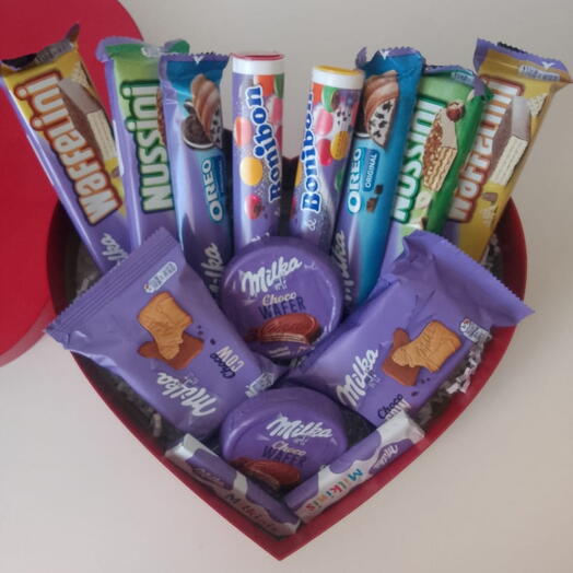 Сладкий подарочный набор "Сердце M" Milka