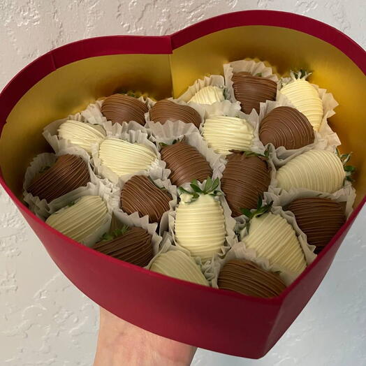 Клубника в шоколаде в коробочке форме сердечка (20шт.)