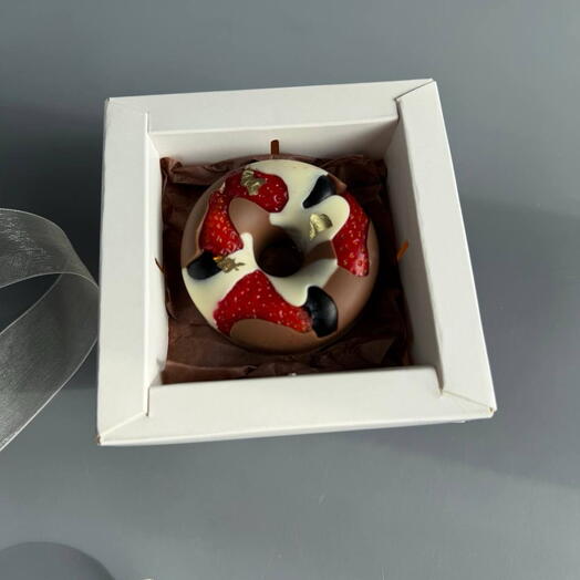 Трендовый десерт, шоколадные пончики со свежими ягодами и фруктами