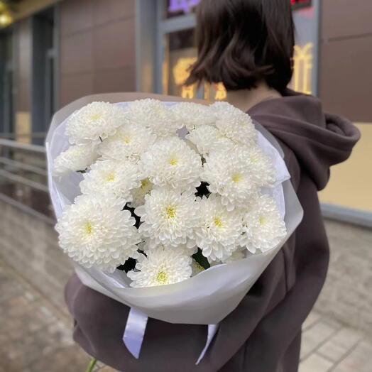 Букет из 5 белых кустовых хризантем