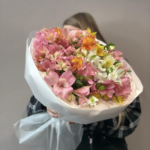 Букет из альстромерий 🌸🤍