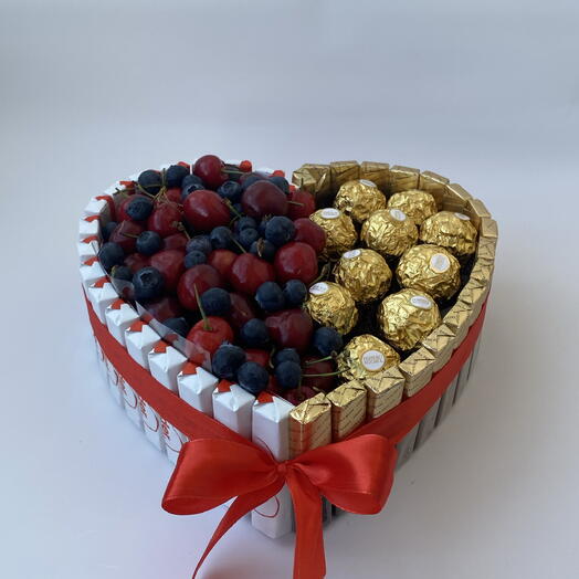 🍒 🫐 «Красота шоколада и ягод» Ferrero Rocher, Merci, Kinder | Черешня, голубика
Вкусный подарок | В день рождения