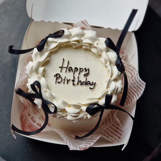 Happy Birthday с чёрными бантиками