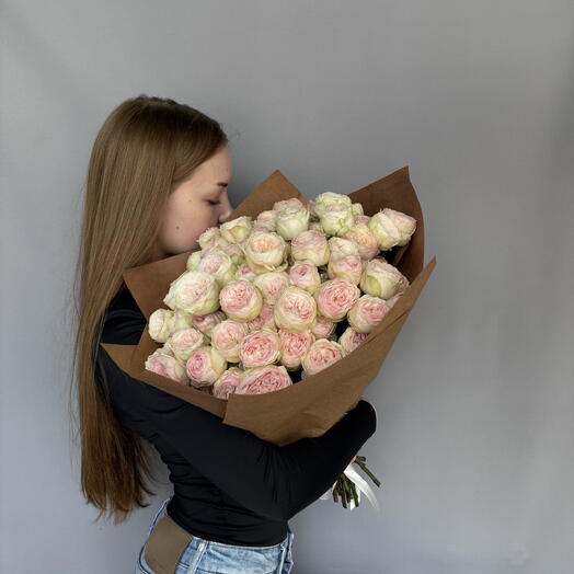 Букет из пионовидных роз