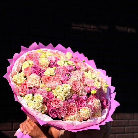 Букет из микс роз 59 штук 💐