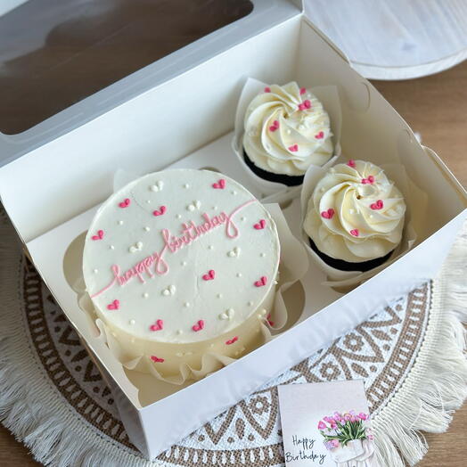 Бенто-торт с капкейками happy birthday