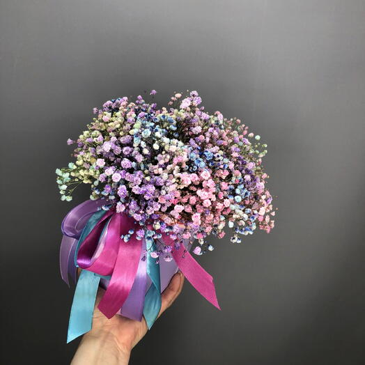 Коробочка с цветной гипсофилой🌸🌺☘️