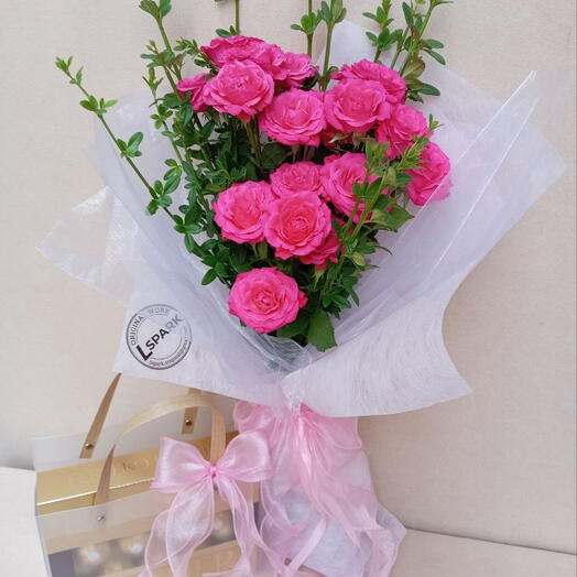 Pink Roses with Fererro Roshen chocolates