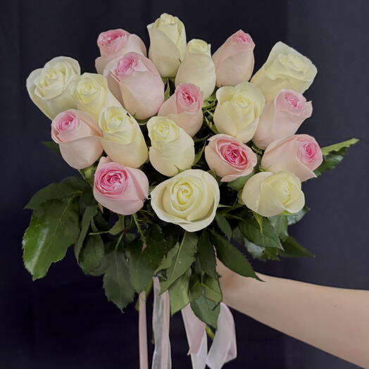 Букет 19 роз на ленте🌹