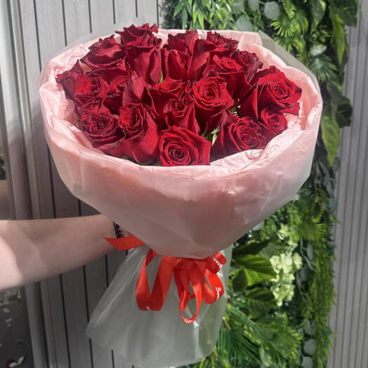 23 красных роз🌹