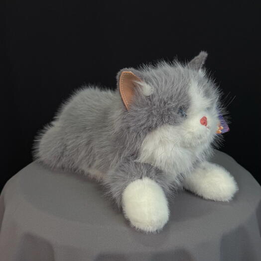 Котенок серый плюшевый
