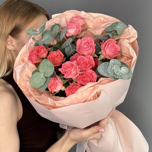 Монобукет из коралловых кустовых роз 115