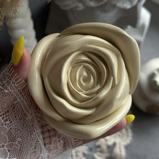 Ароматическая свеча роза «Creme Rose»