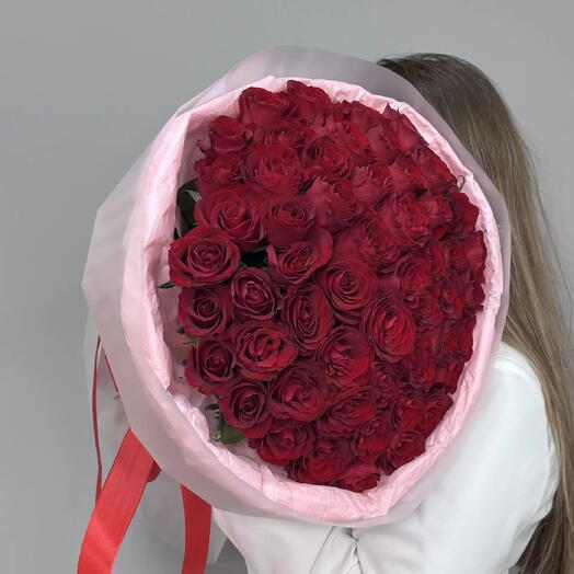 Букет из 55 красных  роз