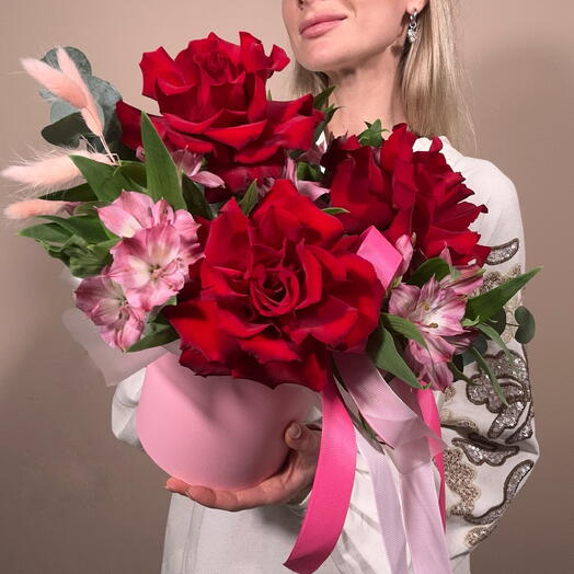Красные французские розы в коробке🌹