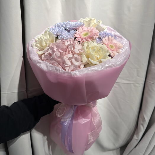 Букет с гортензией, французской розой и герберой💕💕💕