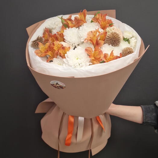 Букет с мордовником