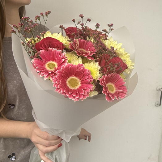 Букет с Герберами и розами на 1 сентября