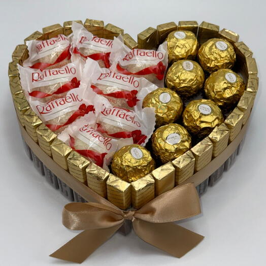 Сладкий подарочный набор конфет сердце Raffaello Ferrero Merci