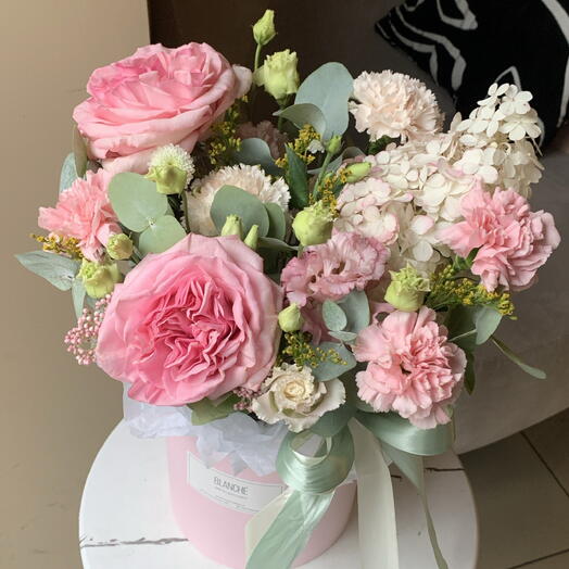 Композиция «Клубничка» с пионовидными розами, гортензией, эустомой🩷🌸