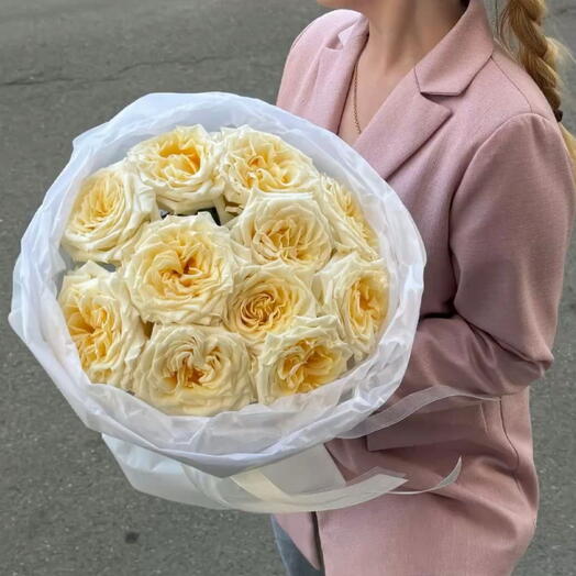Букет пионовидных роз 11