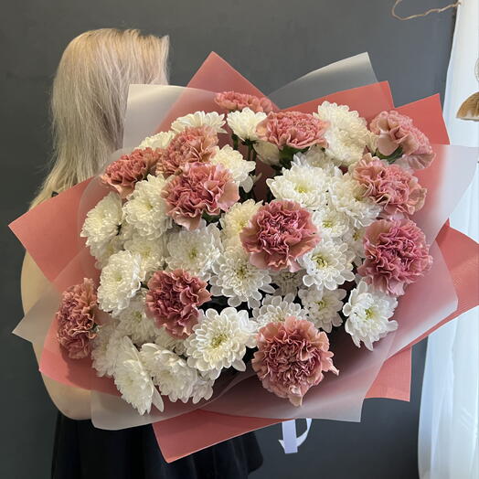 Букет гигант с хризантемой и диантусами 💗