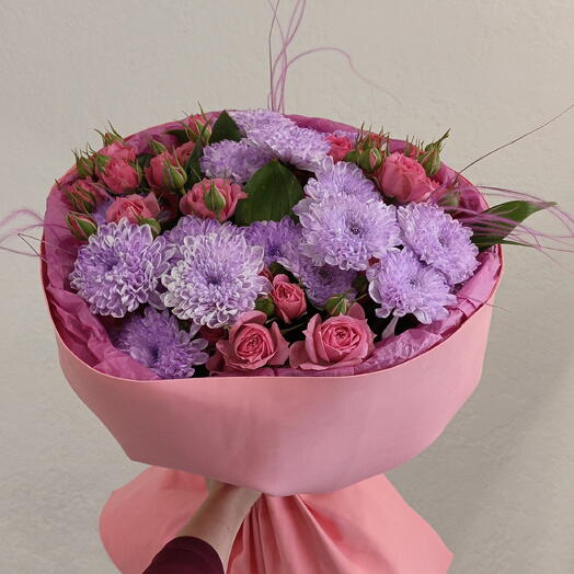 Букет из хризантем и кустовых роз 💜