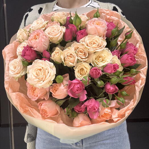 Букет из 15 кустовых роз микс