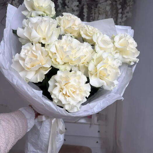 Букет из белых роз