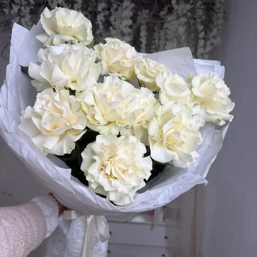 Букет из белых роз