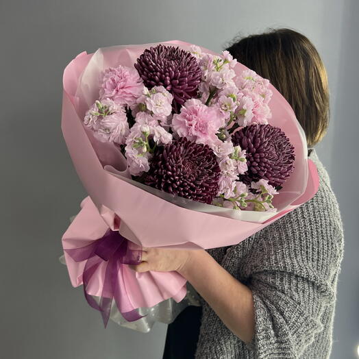 Букет сливового оттенка 🩷 хризантема бигуди 💖 ароматная маттиола 💗 розовый диантус 🌸🌸🌸