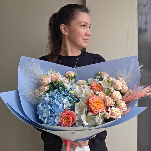 Букет "Голубая нежность" с гортензией