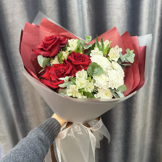 Букет с красными розами 🌹